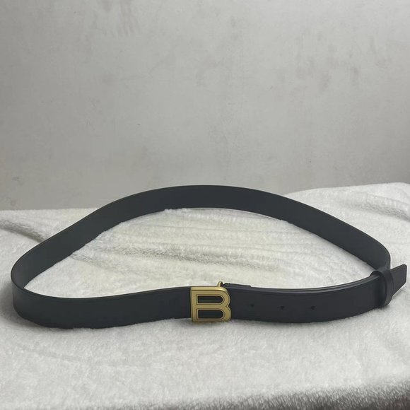 2.8 cm Balenciaga Black Leather Belt with Gold B Buckle Size 105/42